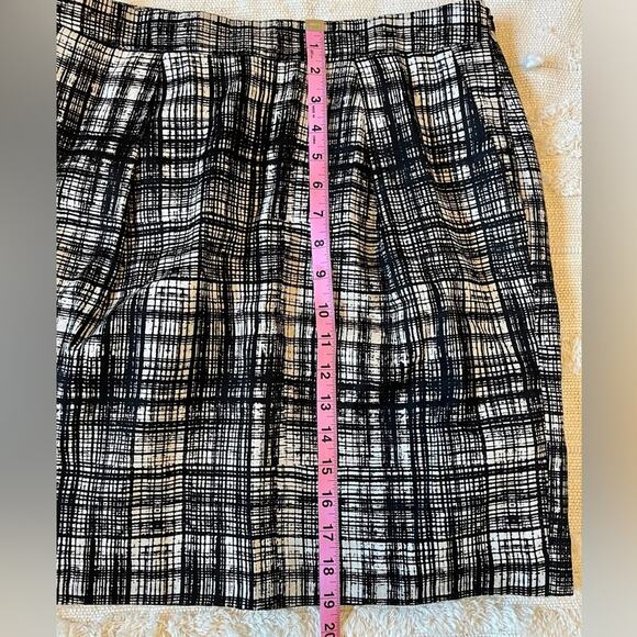 Ann Taylor LOFT black and white plaid mini skirt size 4 - Picture 6 of 8